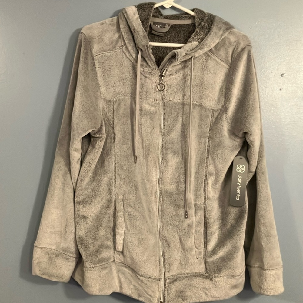 NWT Daisy Fuentes Zip up faux fur hooded jacket